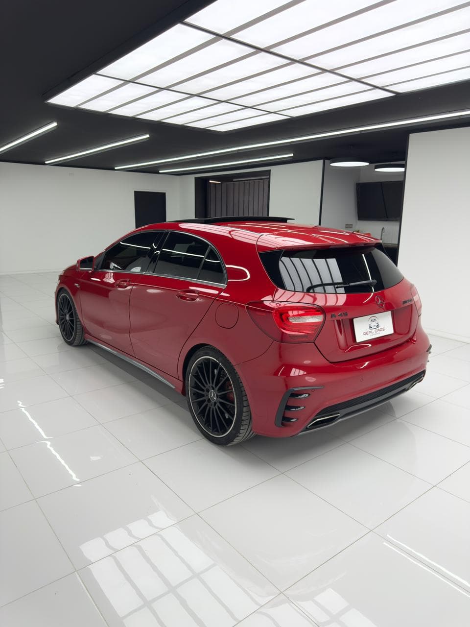 Mercedes-Benz A45 AMG - miniatura 2