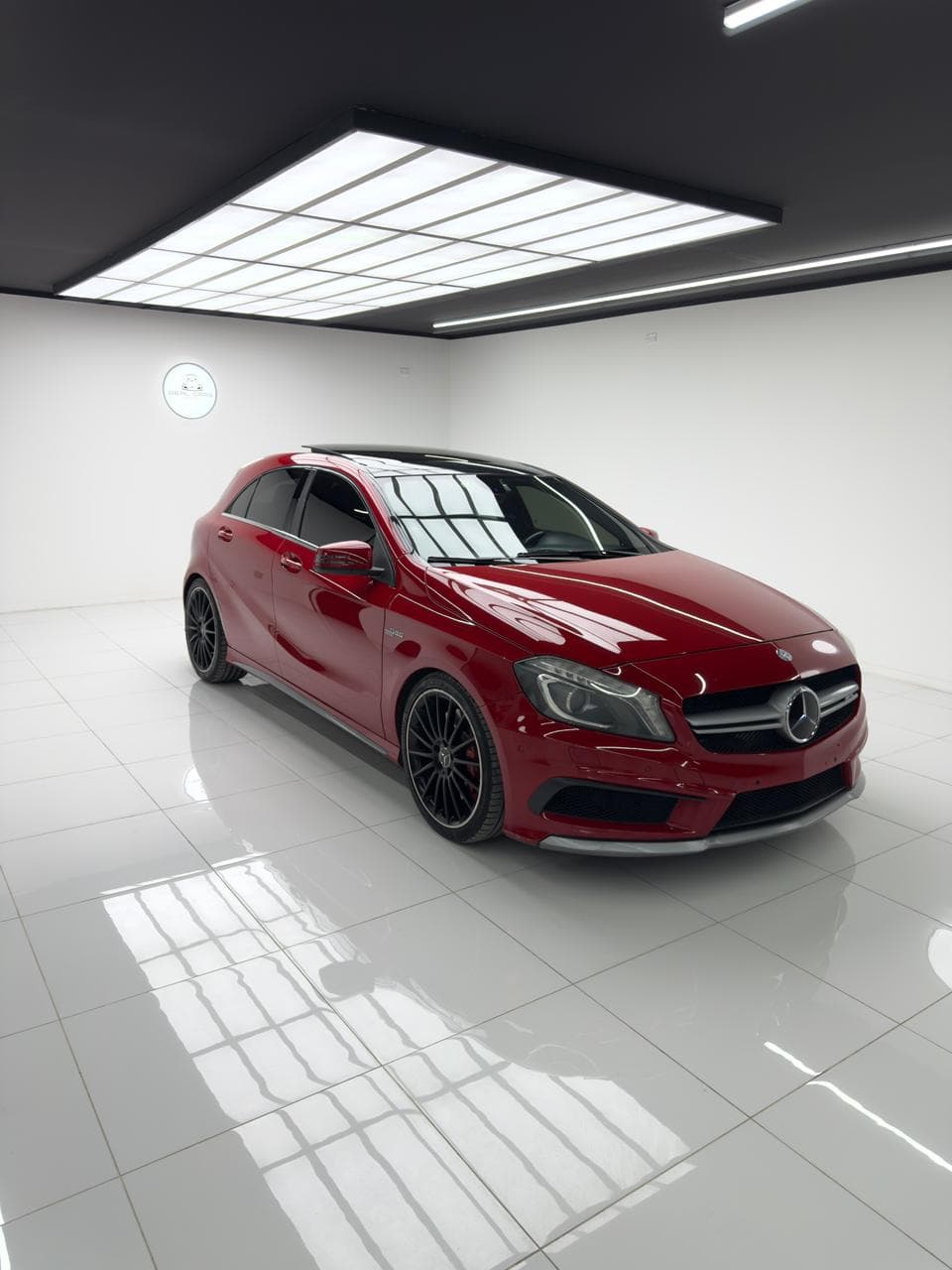 Mercedes-Benz A45 AMG - miniatura 3