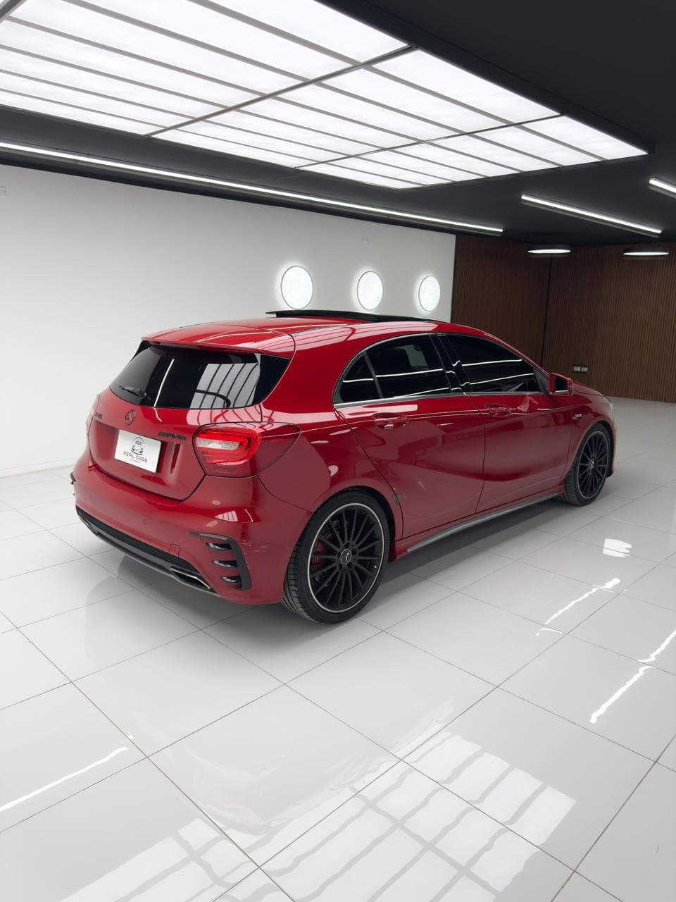 Mercedes-Benz A45 AMG - miniatura 4
