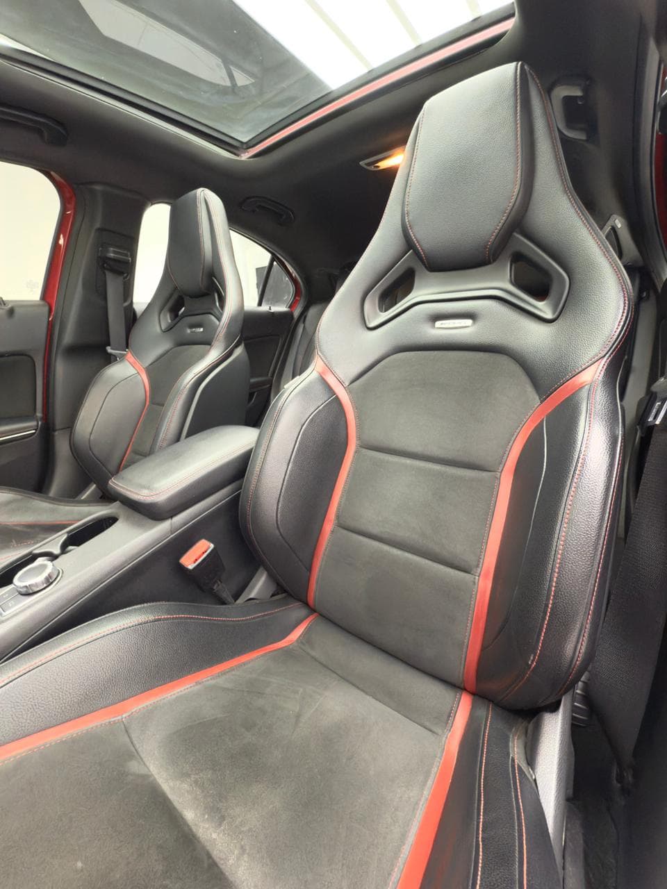 Mercedes-Benz A45 AMG - miniatura 5