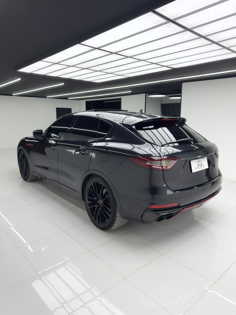 Maserati LEVANTE TROFEO V8 - miniatura 4