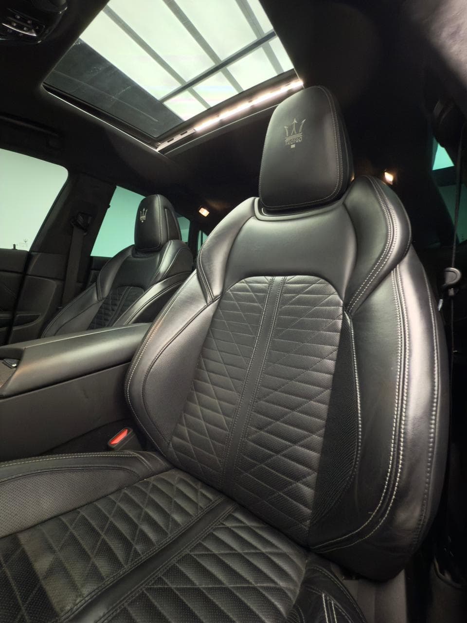 Maserati LEVANTE TROFEO V8 - miniatura 5