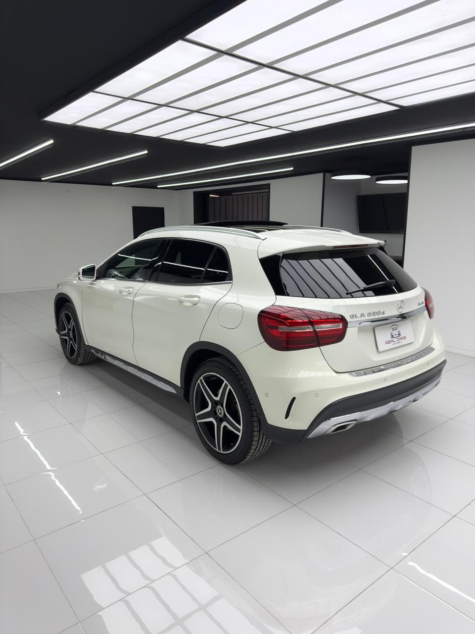 Mercedes-Benz GLA 220 DIESEL - miniatura 4