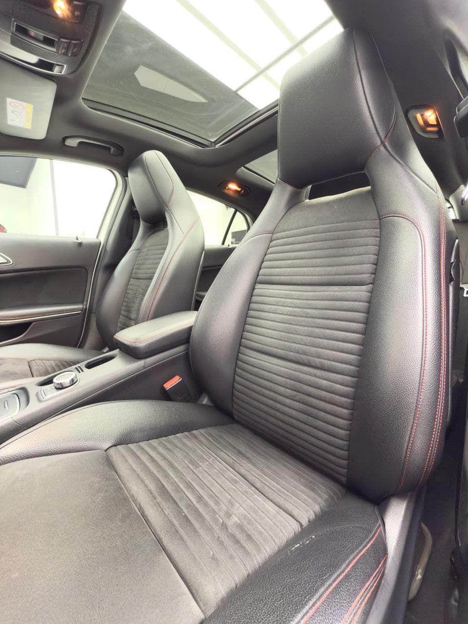 Mercedes-Benz GLA 220 DIESEL - miniatura 5