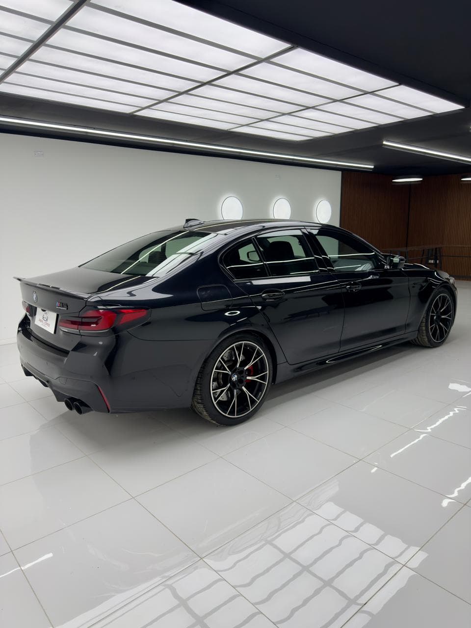 BMW M5 COMPETITION - miniatura 3