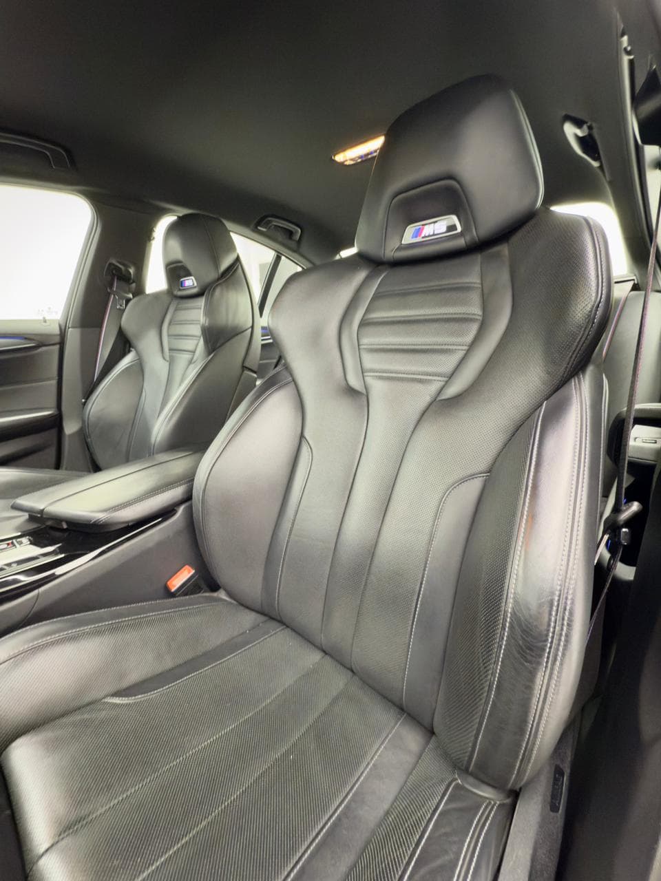 BMW M5 COMPETITION - miniatura 5