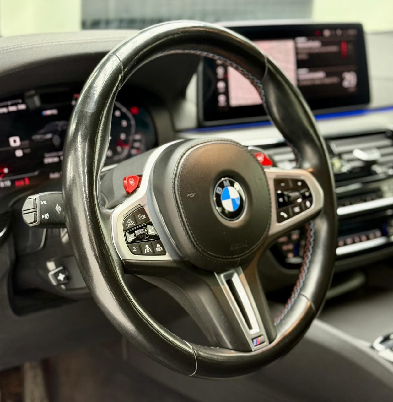 BMW M5 COMPETITION - miniatura 6