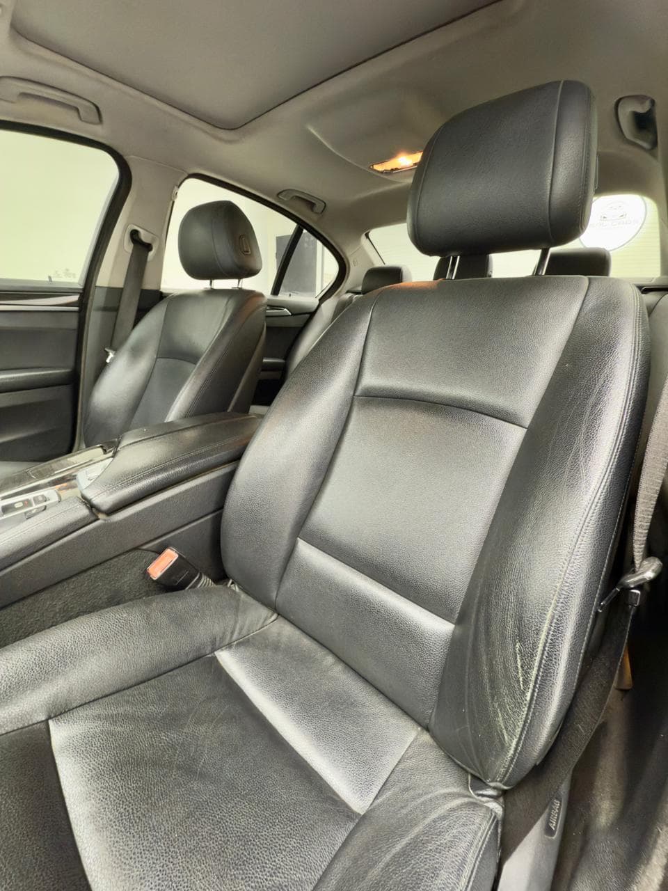 BMW 528i - miniatura 5