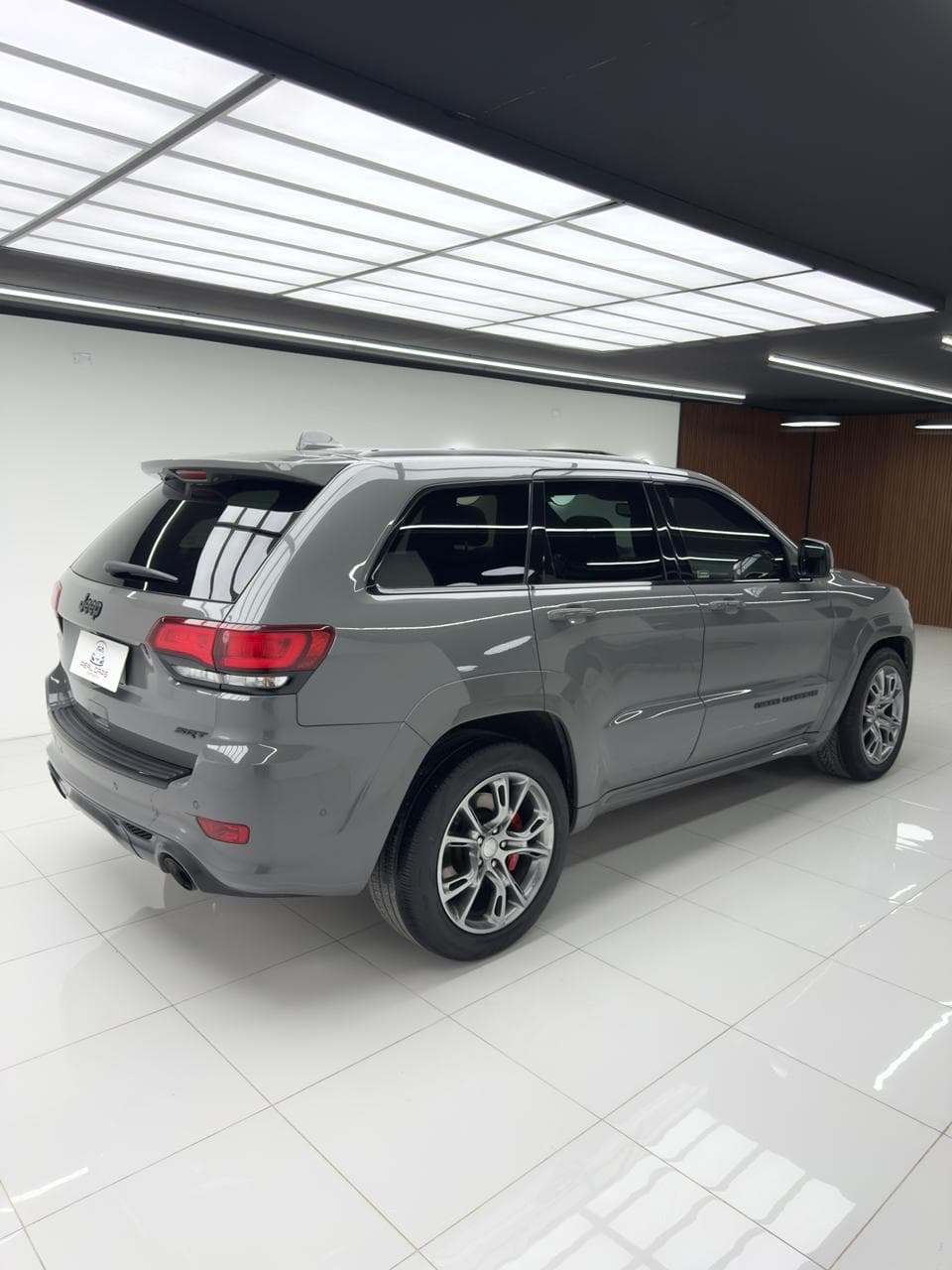 JEEP GRAND CHEROKEE SRT - miniatura 2