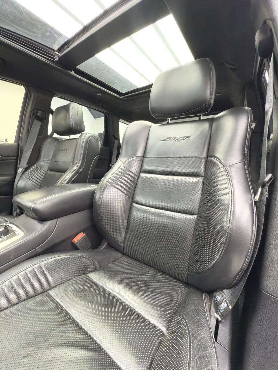 JEEP GRAND CHEROKEE SRT - miniatura 4